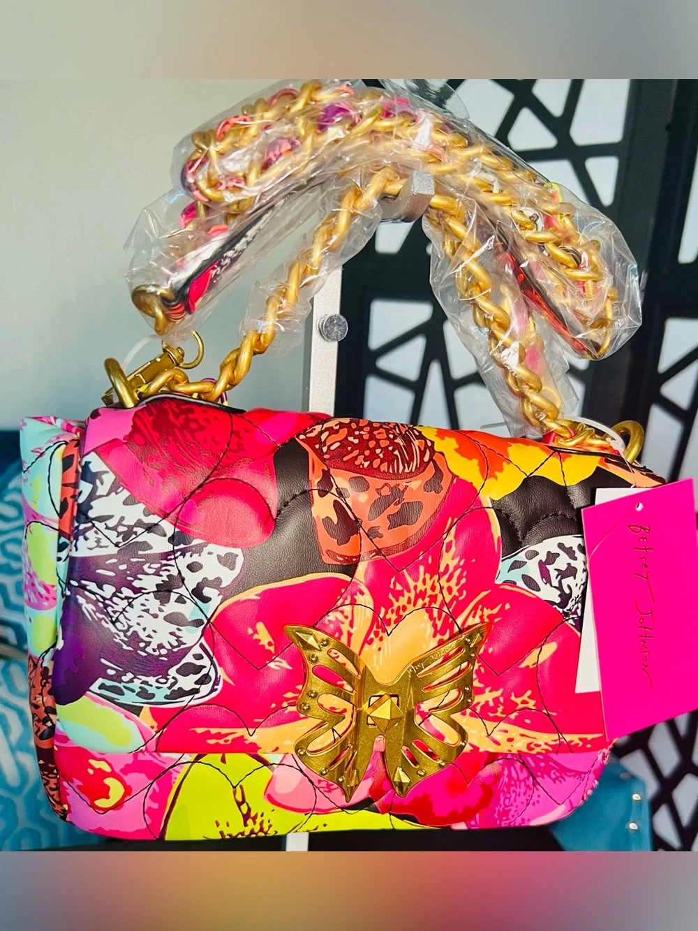 Betsey Johnson Butterfly ๐ Puffed Flap Crossbody Bag. Gold Hardware Floral ๐ฆ๐NWT - Picture 2 of 13